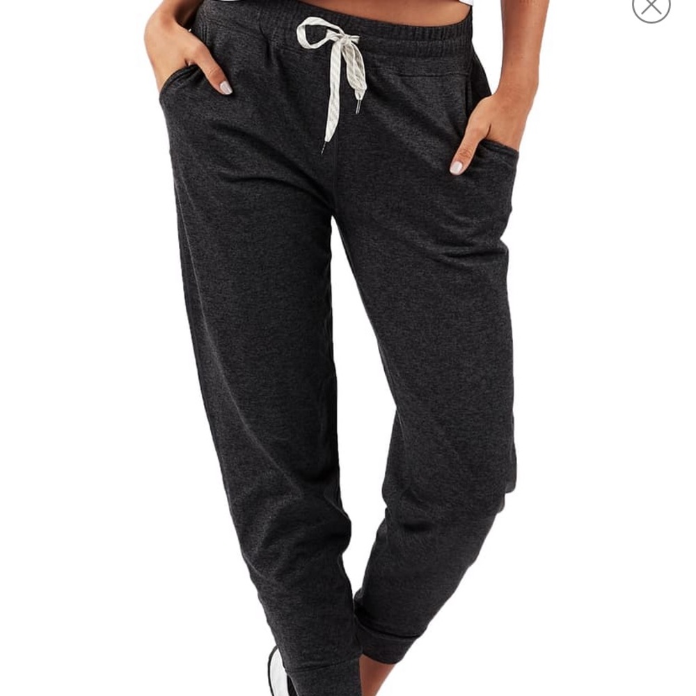 Vuori performance joggers